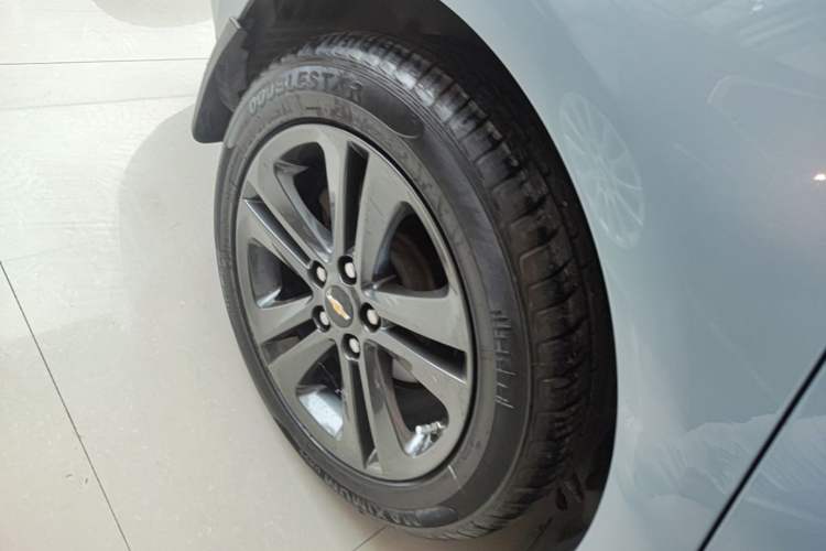 Used Chevrolet Cruze 2015 1.4T DCG Luxury Edition Right Rear Wheel Hub