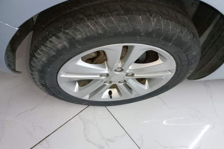 Used Chevrolet Cruze 2015 1.5L Automatic Fashion Navigation Edition Right Rear Wheel Hub