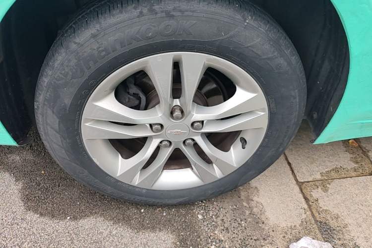 Used Chevrolet Cruze 2015 1.5L Classic SE AT Right Rear Wheel Hub