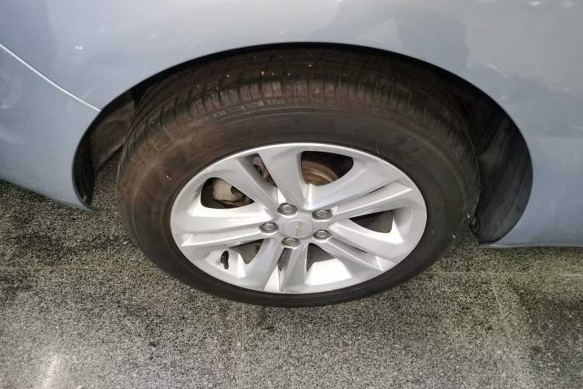 Used Chevrolet Cruze 2015 1.5L Automatic Fashion Navigation Edition Right Rear Wheel Hub