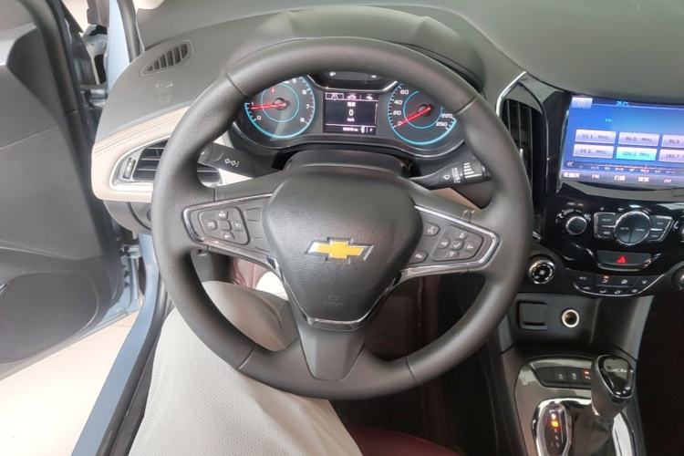 Used Chevrolet Cruze 2015 1.4T DCG Luxury Edition Steering Wheel