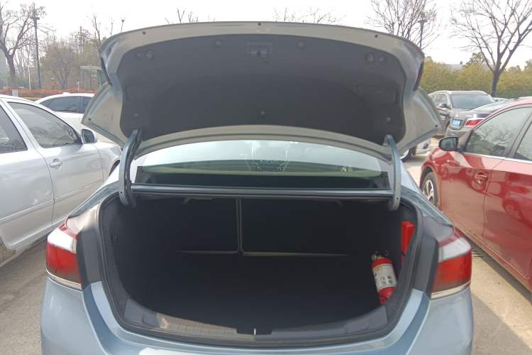 Used Chevrolet Cruze 2015 1.5L Automatic Luxury Edition Trunk