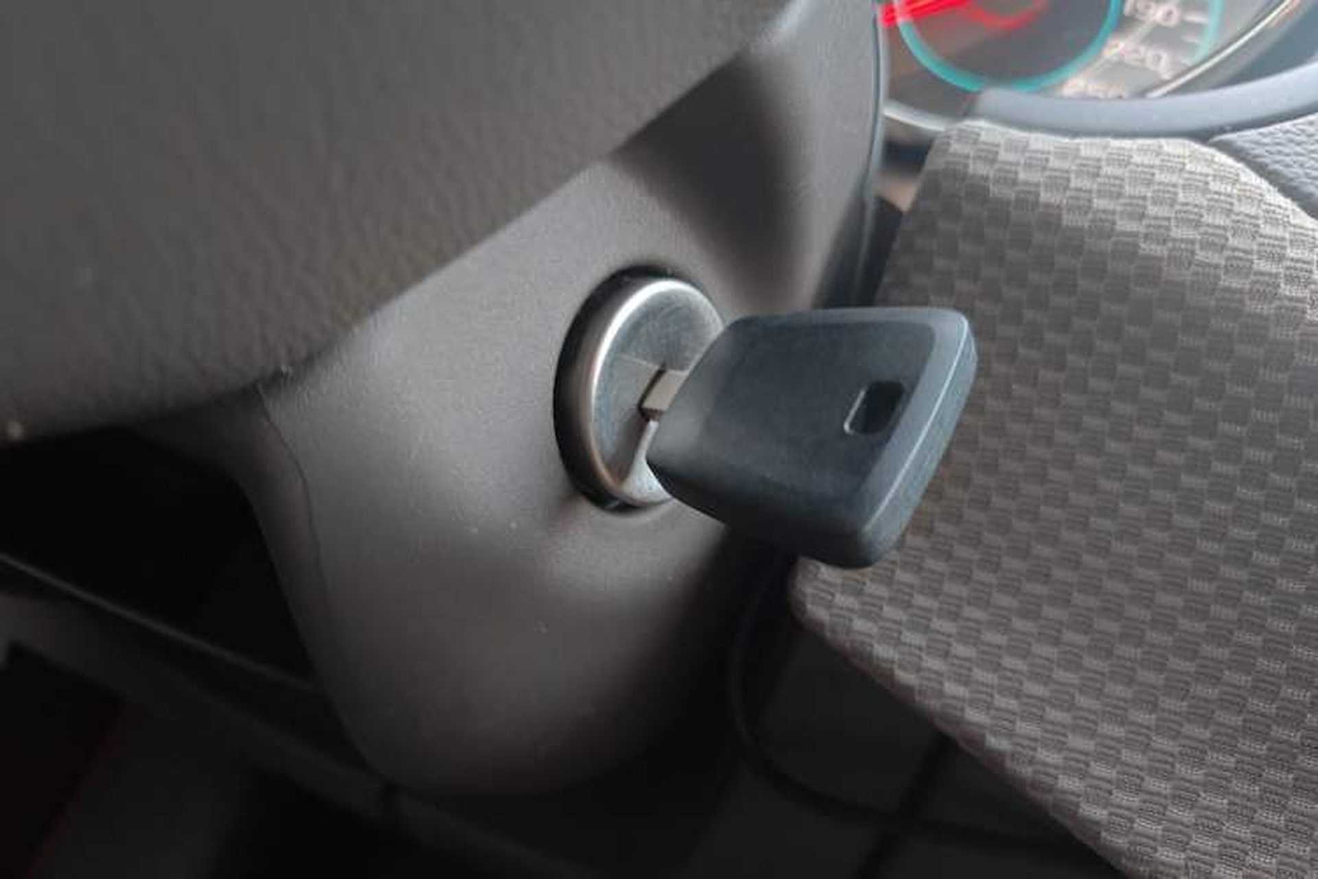 Used Chevrolet Cruze 2015 1.5L Automatic Fashion Navigation Edition Vehicle Key