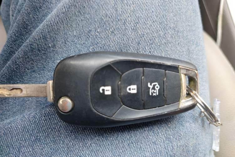 Used Chevrolet Cruze 2015 1.5L Automatic Fashion Navigation Edition Vehicle Key