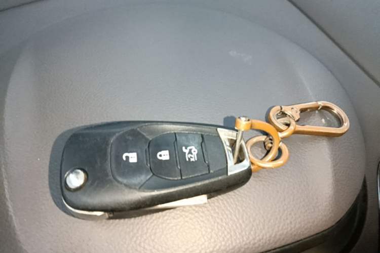 Used Chevrolet Cruze 2015 1.5L Automatic Fashion Navigation Edition Vehicle Key