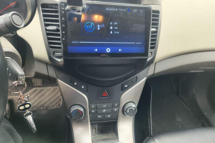 Used Chevrolet Cruze 2015 1.5L Classic SL MT Audio And AC Panel