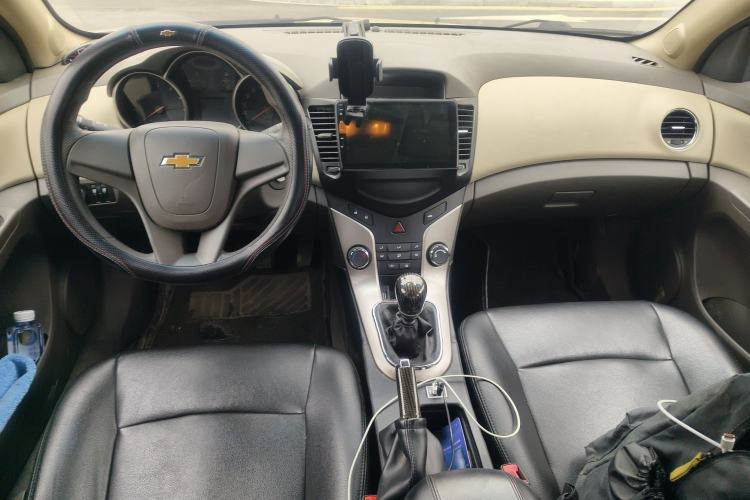 Used Chevrolet Cruze 2015 1.5L Classic SL MT Center Console