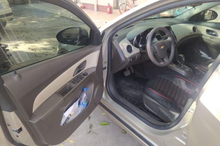 Used Chevrolet Cruze 2015 1.5L Classic SE AT Driver Seat