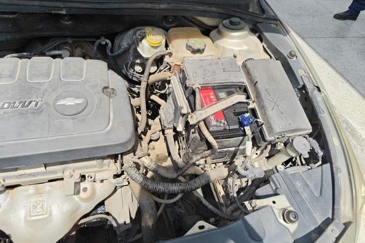 Used Chevrolet Cruze 2015 1.5L Classic SL MT Engine Bay Left