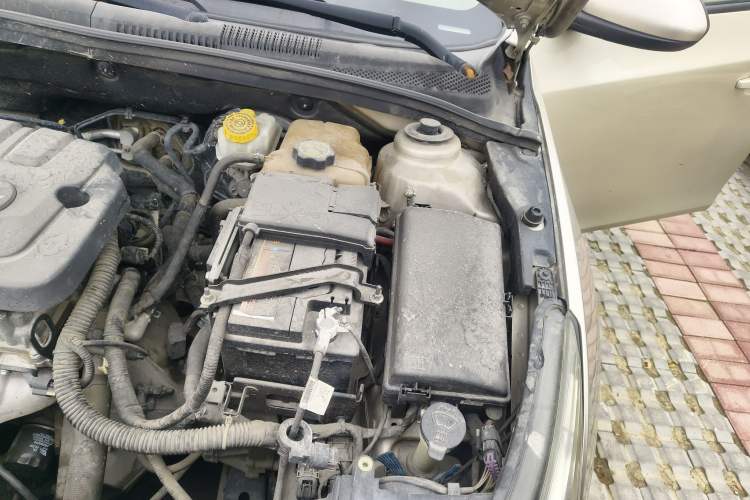 Used Chevrolet Cruze 2015 1.5L Classic SL MT Engine Bay Left