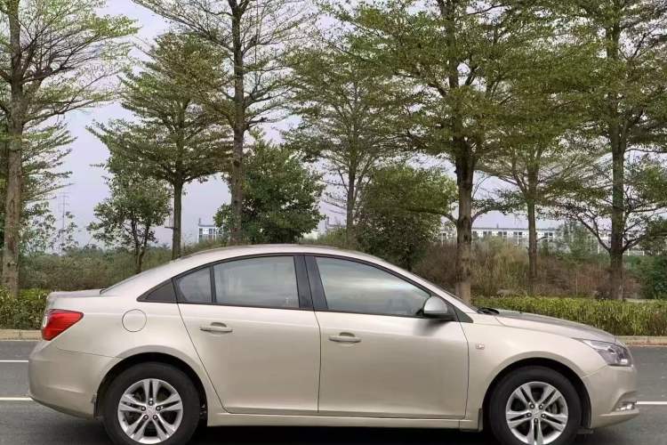 Used Chevrolet Cruze 2015 1.5L Classic SE AT Exterior 4