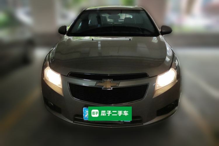 Used Chevrolet Cruze 2015 Hatchback 1.6L Automatic Comfort Edition Front