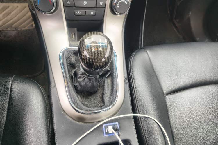 Used Chevrolet Cruze 2015 1.5L Classic SL MT Gear Lever