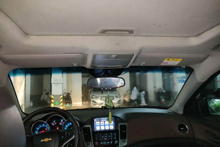 Used Chevrolet Cruze 2015 Hatchback 1.6L Automatic Comfort Edition Headliner