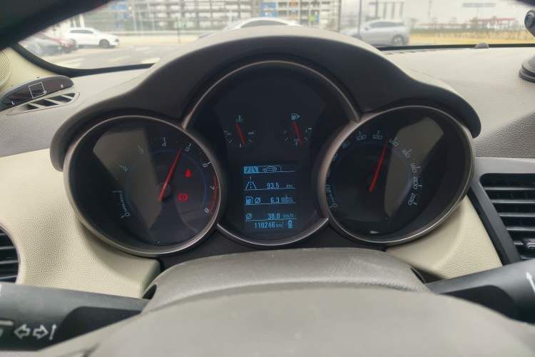 Used Chevrolet Cruze 2015 1.5L Classic SL MT Instrument Cluster