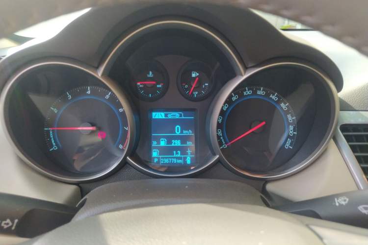 Used Chevrolet Cruze 2015 1.5L Classic SE AT Instrument Cluster