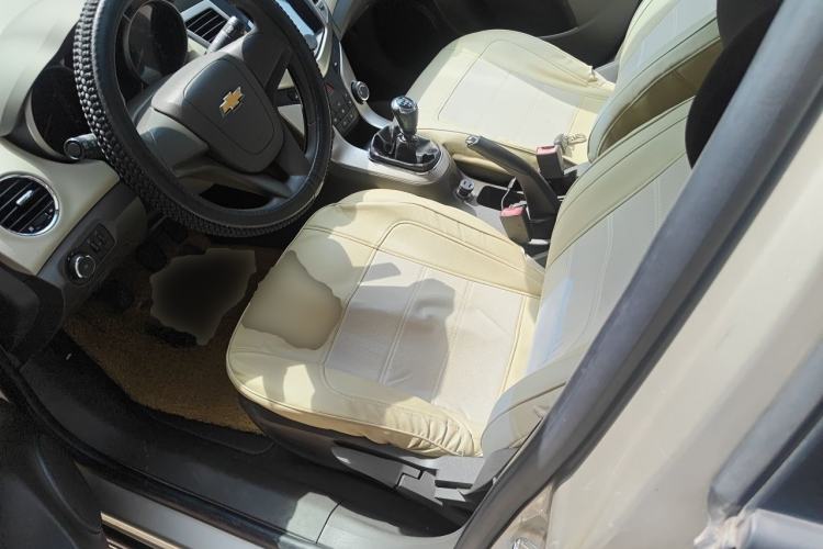 Used Chevrolet Cruze 2015 1.5L Classic SL MT Left Front Seat