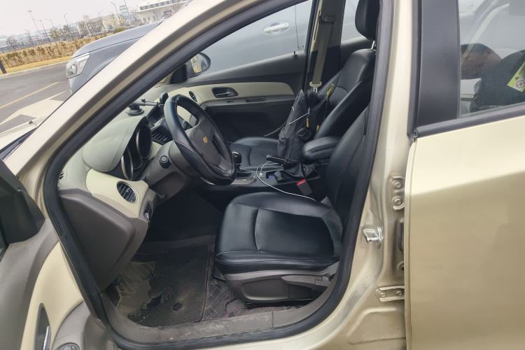 Used Chevrolet Cruze 2015 1.5L Classic SL MT Left Front Seat