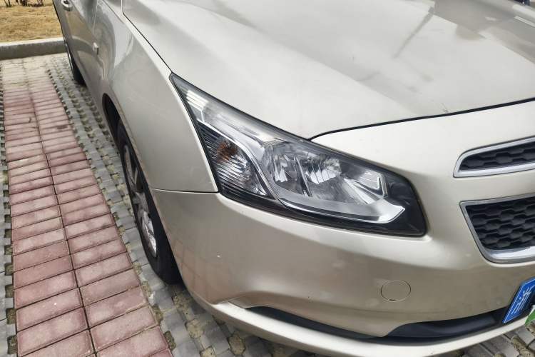 Used Chevrolet Cruze 2015 1.5L Classic SL MT Right Front Headlight