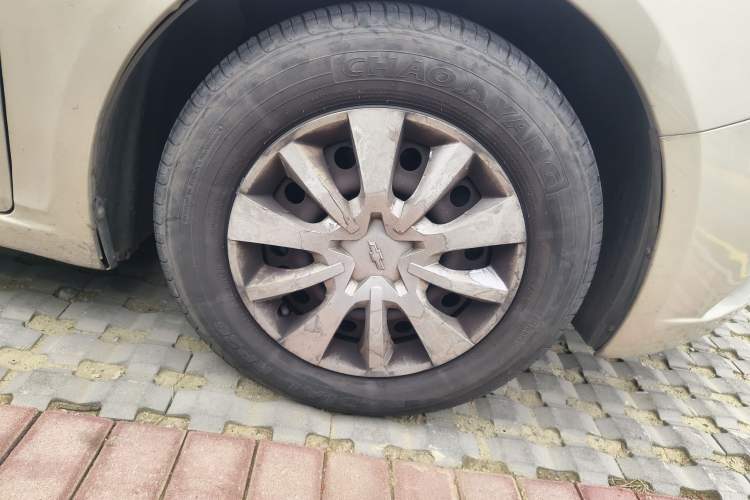 Used Chevrolet Cruze 2015 1.5L Classic SL MT Right Front Wheel Hub