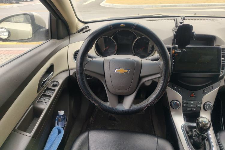 Used Chevrolet Cruze 2015 1.5L Classic SL MT Steering Wheel