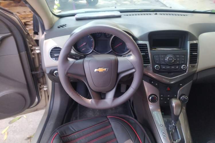 Used Chevrolet Cruze 2015 1.5L Classic SE AT Steering Wheel