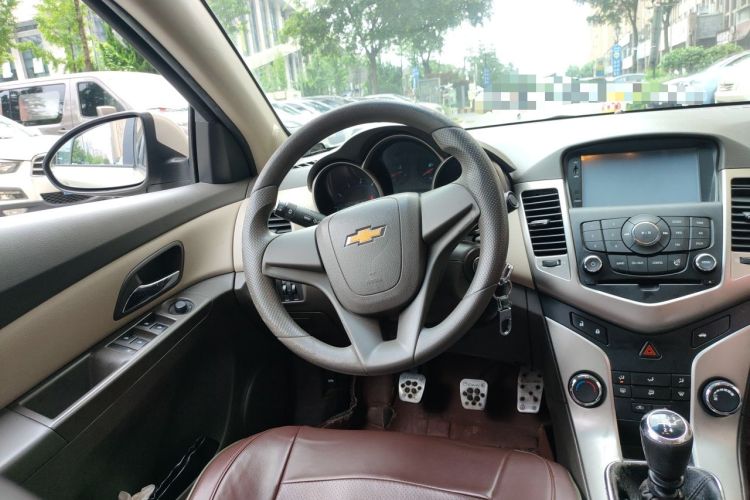 Used Chevrolet Cruze 2015 1.5L Classic SL MT Steering Wheel