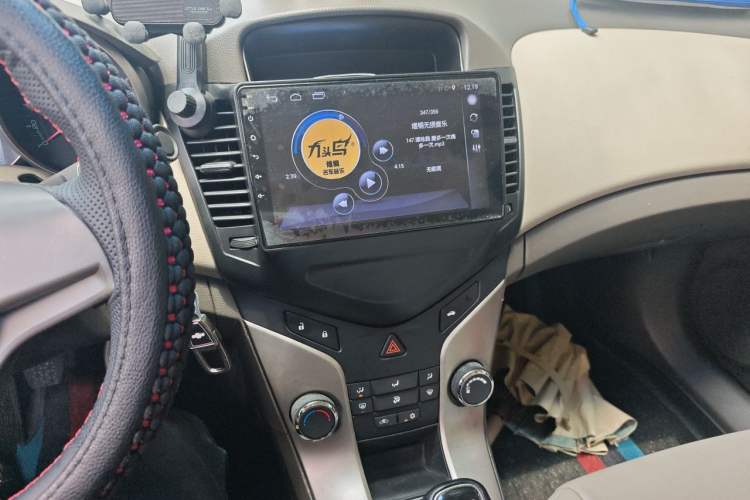 Used Chevrolet Cruze 2015 1.5L Classic SL MT Audio And AC Panel