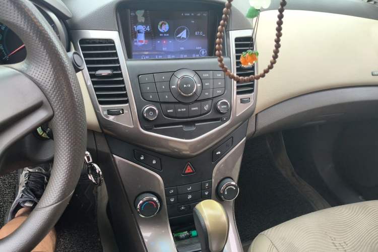 Used Chevrolet Cruze 2015 1.5L Classic SE AT Audio And AC Panel