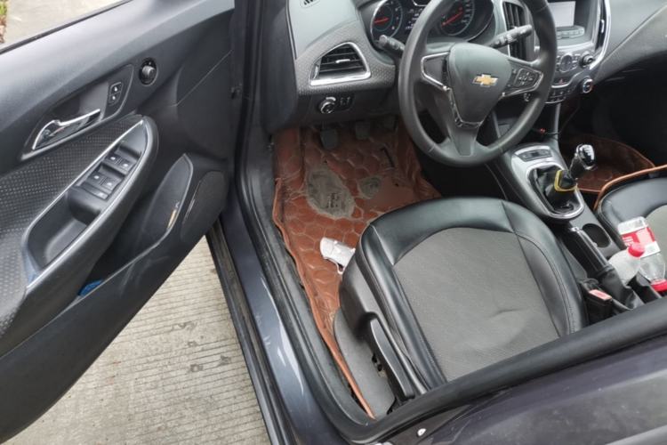 Used Chevrolet Cruze 2015 1.5L Manual Elite Edition Driver Seat