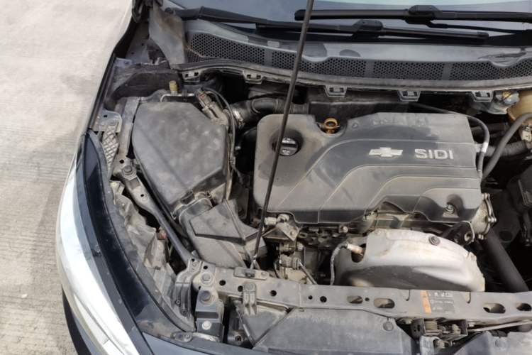 Used Chevrolet Cruze 2015 1.5L Manual Elite Edition Engine Bay Right