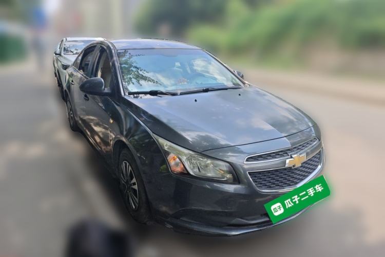 Used Chevrolet Cruze 2015 1.5L Classic SL MT Front Right 45 Deg