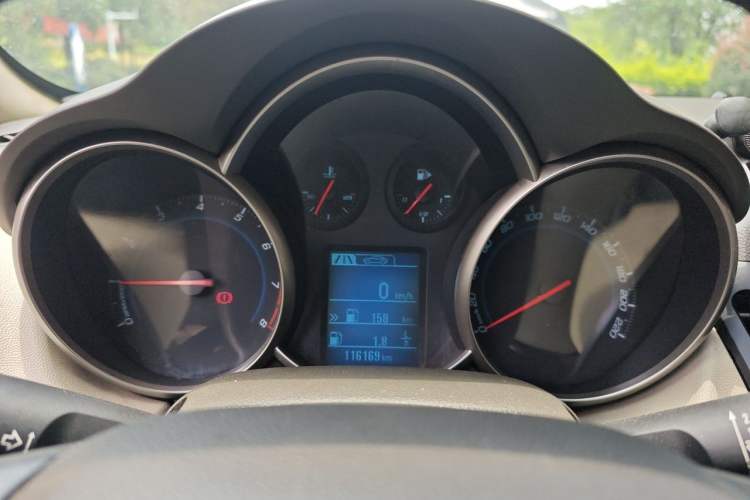 Used Chevrolet Cruze 2015 1.5L Classic SL MT Instrument Cluster