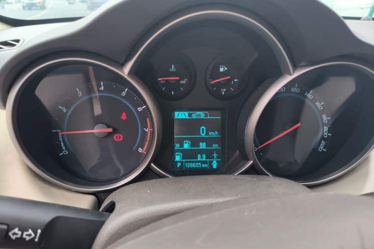 Used Chevrolet Cruze 2015 1.5L Classic SE AT Instrument Cluster