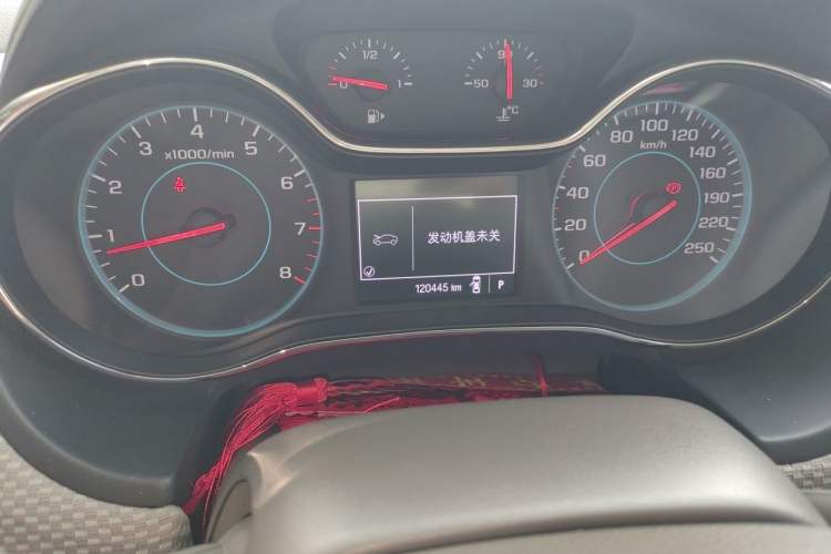 Used Chevrolet Cruze 2015 1.5L Automatic Fashion Navigation Edition Odometer Close Up