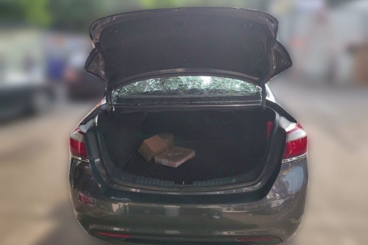 Used Chevrolet Cruze 2015 1.5L Automatic Fashion Navigation Edition Trunk