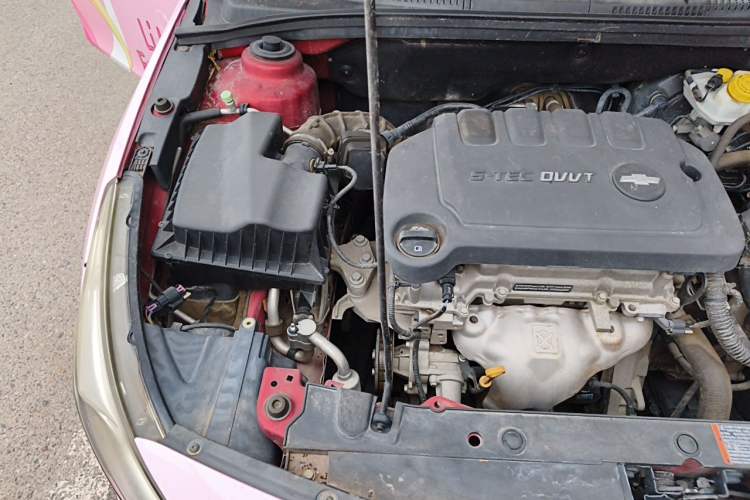 Used Chevrolet Cruze 2015 1.5L Classic SE MT Engine Bay Right
