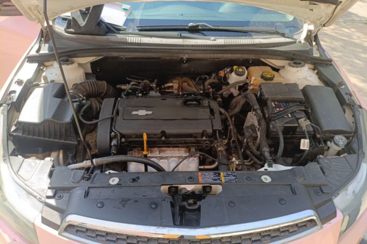 Used Chevrolet Cruze 2015 Hatchback 1.6L Automatic Comfort Edition Engine Bay