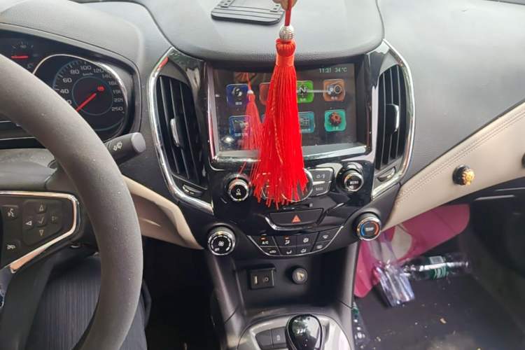 Used Chevrolet Cruze 2015 1.4T DCG Luxury Edition Audio And AC Panel
