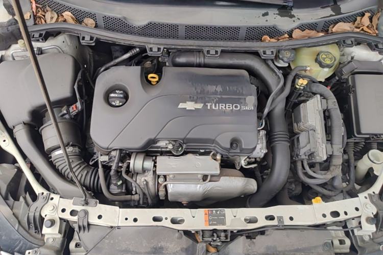 Used Chevrolet Cruze 2015 1.4T DCG Luxury Edition Engine Bay
