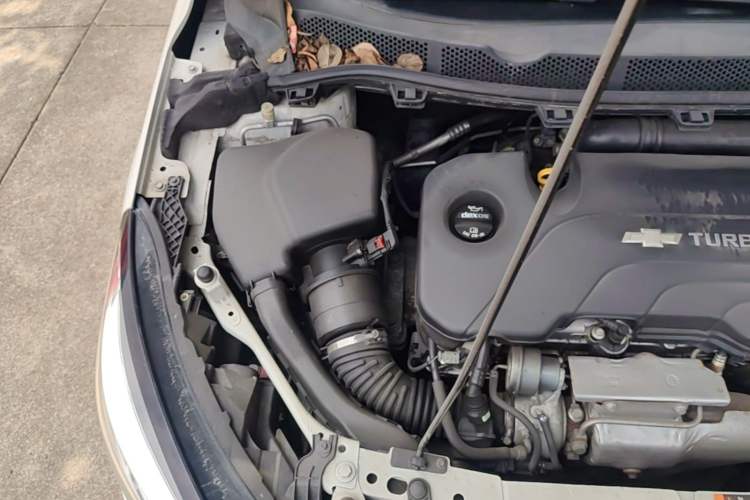 Used Chevrolet Cruze 2015 1.4T DCG Luxury Edition Engine Bay Right
