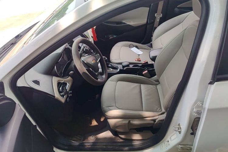 Used Chevrolet Cruze 2015 1.4T DCG Luxury Edition Left Front Seat