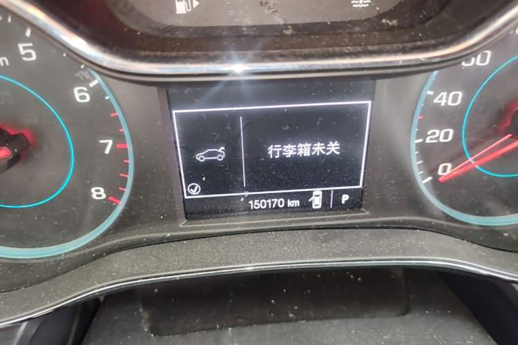 Used Chevrolet Cruze 2015 1.4T DCG Luxury Edition Odometer Close Up