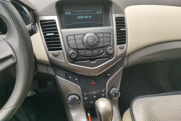 Used Chevrolet Cruze 2015 1.5L Classic SE AT Audio And AC Panel