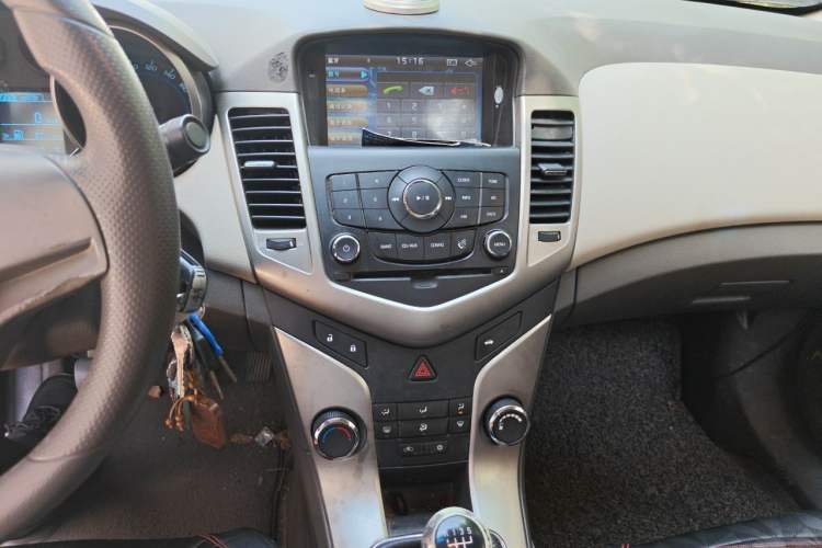 Used Chevrolet Cruze 2015 1.5L Classic SE MT Audio And AC Panel