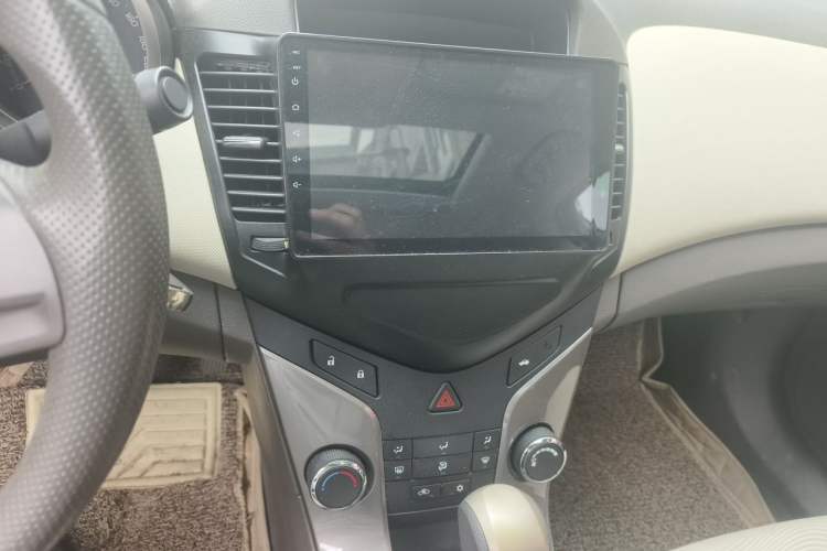 Used Chevrolet Cruze 2015 1.5L Classic SE AT Audio And AC Panel