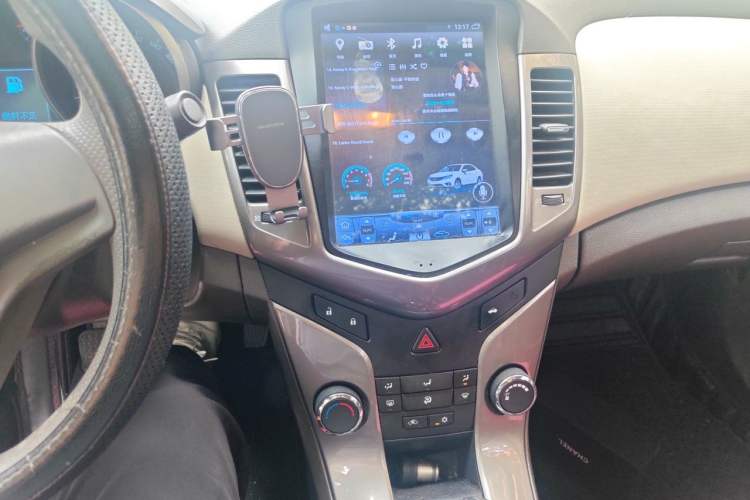 Used Chevrolet Cruze 2015 1.5L Classic SE MT Audio And AC Panel