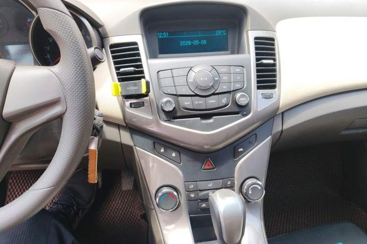 Used Chevrolet Cruze 2015 1.5L Classic SE AT Audio And AC Panel