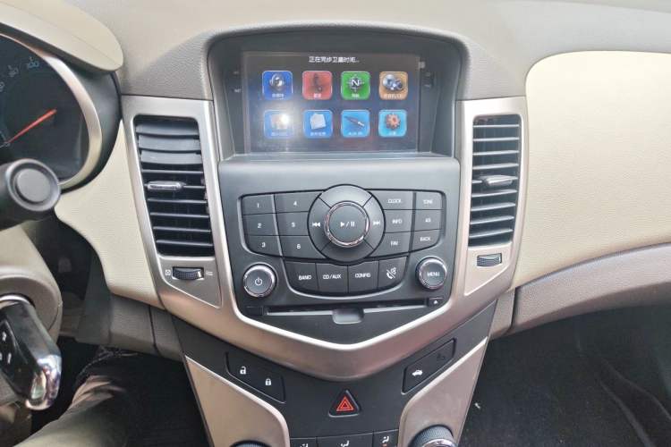 Used Chevrolet Cruze 2015 1.5L Classic SL MT Audio And AC Panel