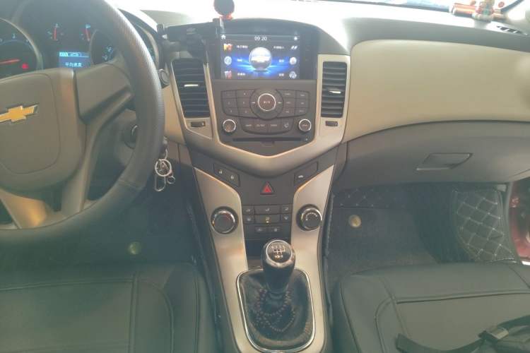 Used Chevrolet Cruze 2015 1.5L Classic SL MT Audio And AC Panel